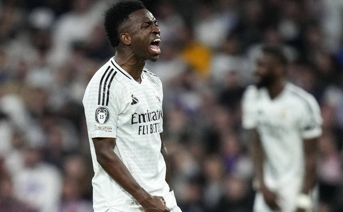 莱万多夫斯基连续十五场比赛得分超过表现优异,快船不断突破!引发球迷热议(莱万多夫斯基肌肉) 莱万多夫斯基连续十五场比赛得分超过表现优异,快船不断突破!引发球迷热议(莱万多夫斯基肌肉)