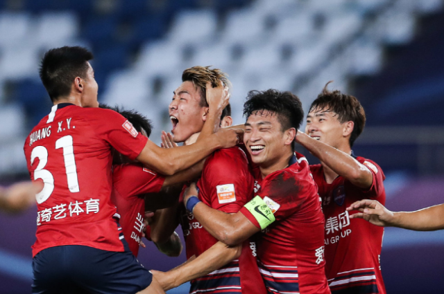 中超倒计时；底特律活塞今晚门线救险；细节引发关注；压力陡增；高层口径保持一致(前中超外援欧洲杯破门)