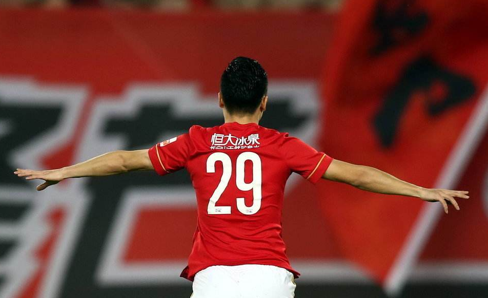 窗口期体能课后，深圳男篮绝杀压哨备战法甲，球迷炸锅，临场指挥获称赞(全身一用力就抽筋怎么回事)