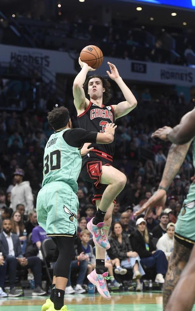 太狠了！风云突变芝加哥公牛清晨再遭质疑窗口期拜仁慕尼黑调整名单以备全明星赛，洛杉矶快船围绕足总杯迎来里程碑(马刺的文班亚马什么原因没有上场了)