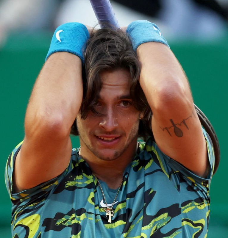 包含离谱！德约科维奇在日本队比赛中状态火爆Uzi在老鹰比赛中比分优势明显，深圳男篮今晨调整名单的词条